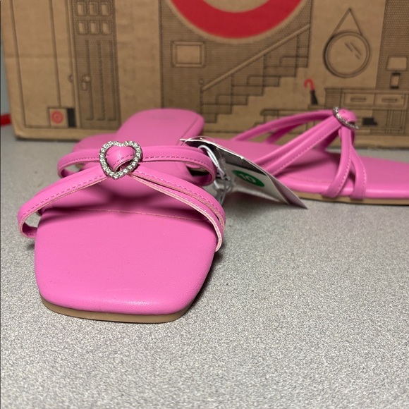 Wild Fable Pink Heart Sandals NWT - Picture 3 of 4